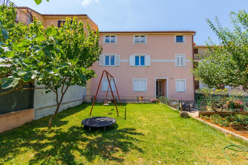 Apartment Mirjana Pula Exterior photo