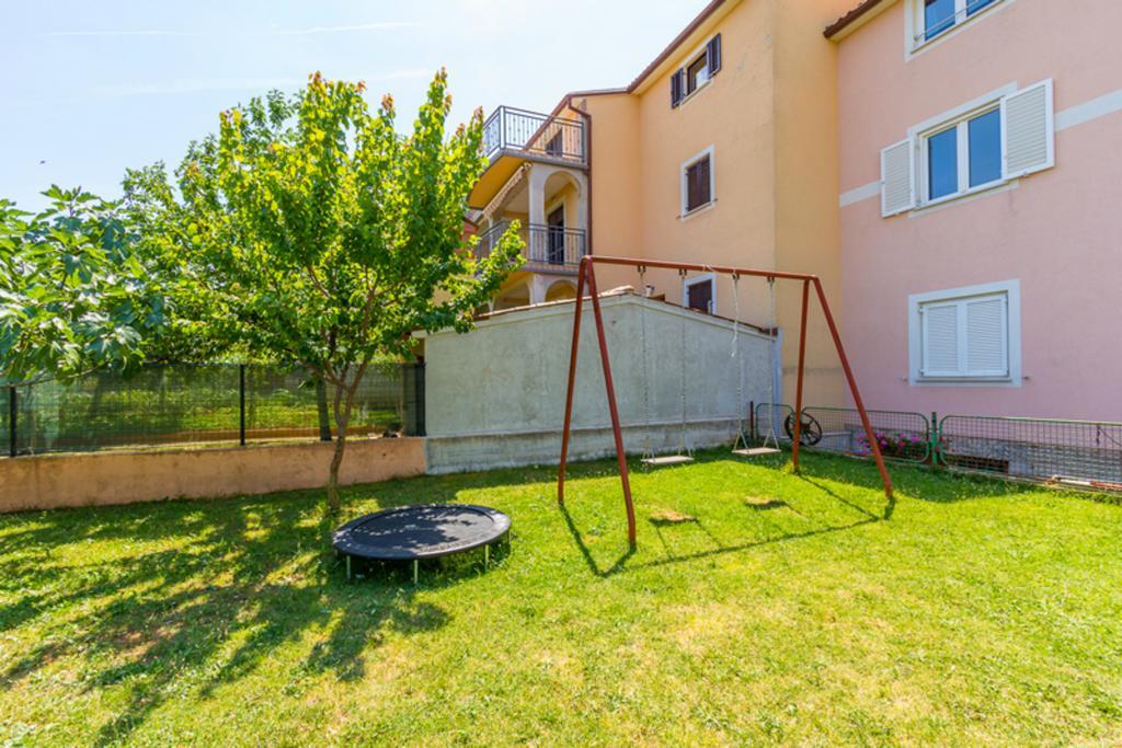 Apartment Mirjana Pula Exterior photo